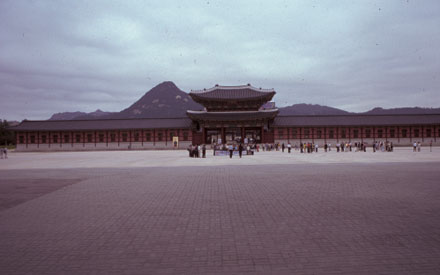 Fig. 7 The Gyeongbokgung palace (Guenjeongjeon hall) and Mt. Bukaksan 